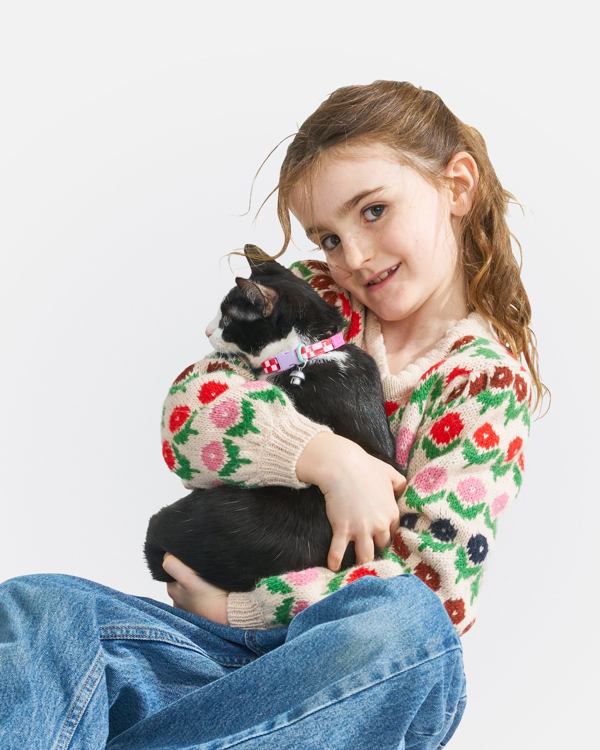 WO_VM_Cat_BreakawayCollar_Bubblegum_OnCat_PDP_03_4x5_Web.jpg