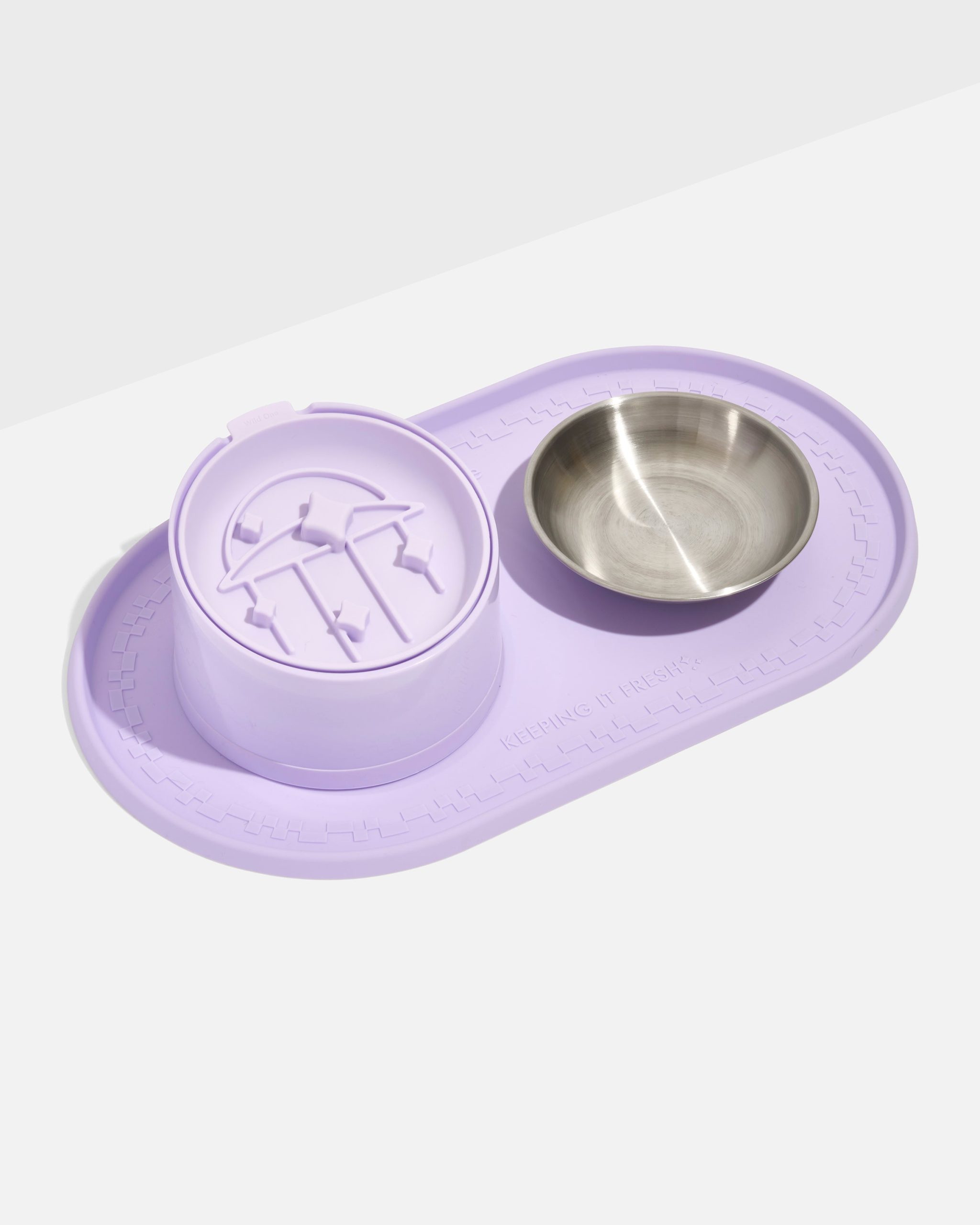WO_VM_Cat_Placemat_SlowFeeder_SlantedBowl_Lilac_PDP_02_4x5_Web.jpg