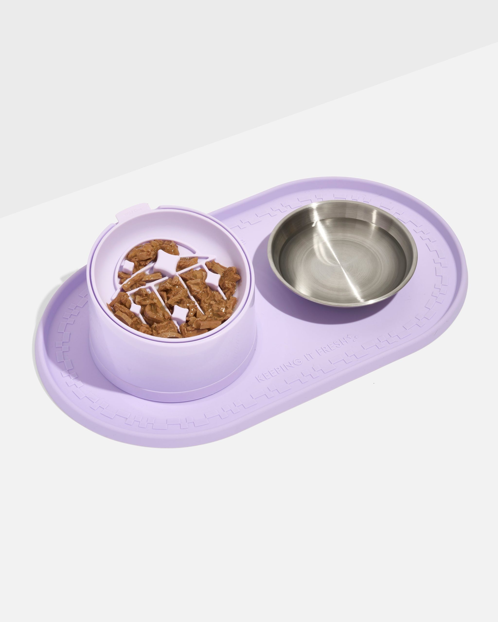 WO_VM_Cat_Placemat_SlowFeeder_SlantedBowl_Lilac_PDP_03_4x5_Web.jpg
