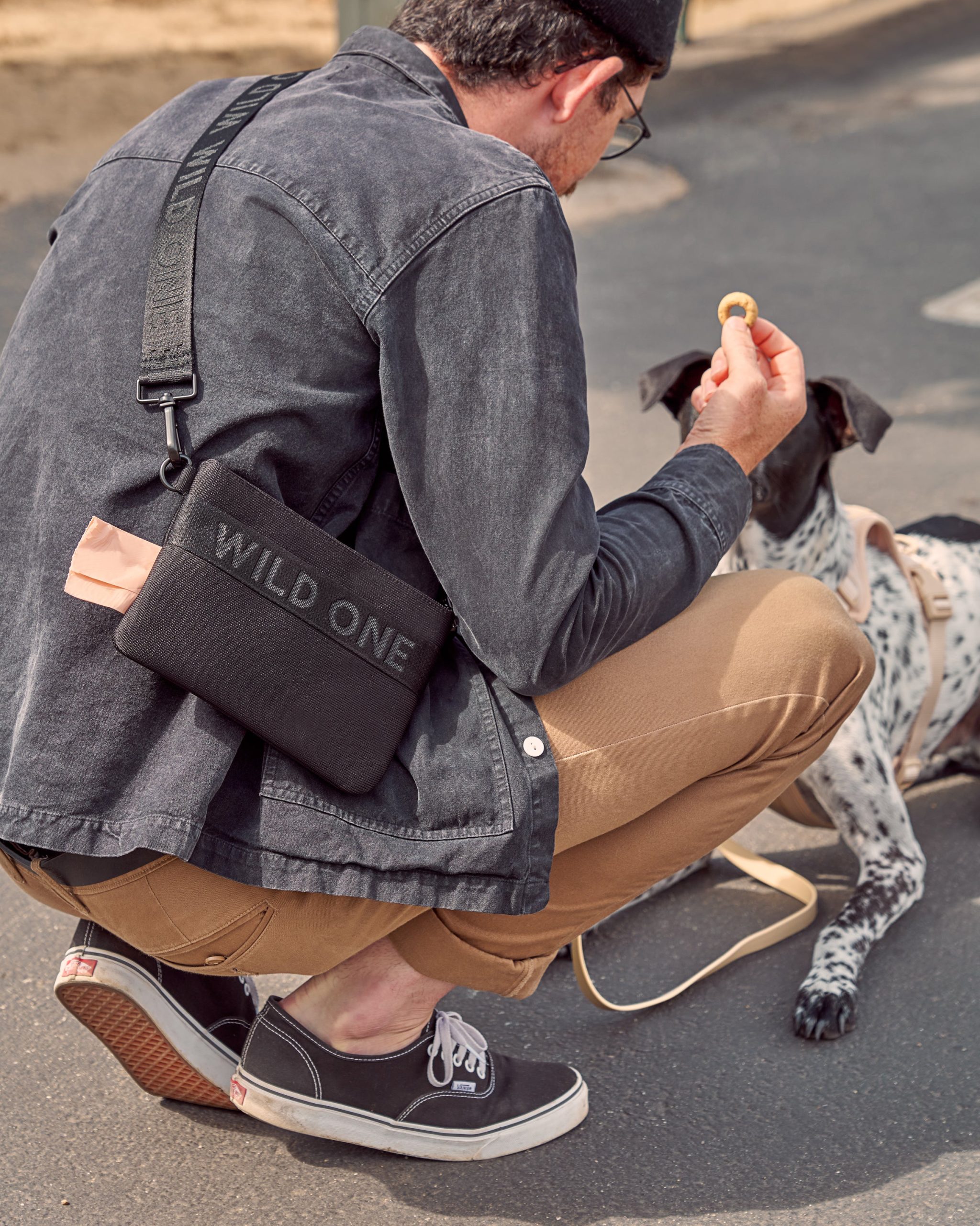 WO_VM_Location_GoldenGateSF_TreatPouch_Black_Editorial_05_Web_b7bb4b3f-e9c8-44fb-9901-1616e7951209.jpg