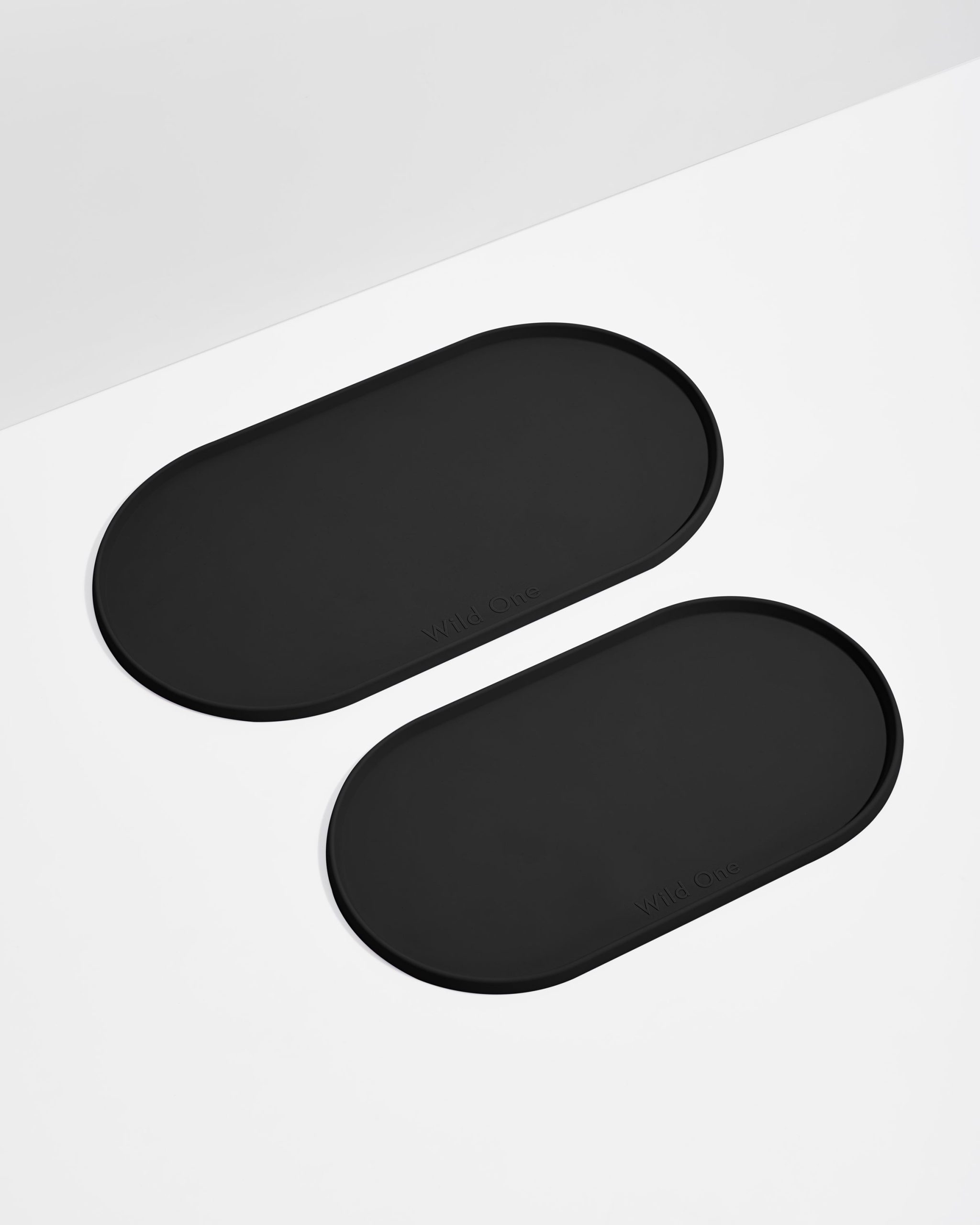 WO_VM_Studio_Placemat_Black_SizeComparison_PDP_01_4x5_Web_6e58cd47-fa6d-476a-8620-9ef739d4eebd.jpg