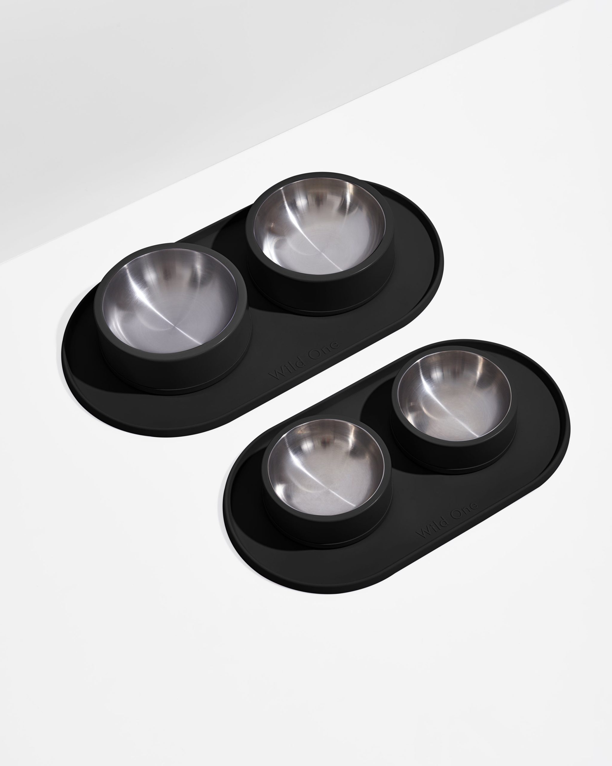 WO_VM_Studio_Placemat_Black_SizeComparison_PDP_02_4x5_Web_4768e05e-93c4-45f3-a06f-adac956fb49e.jpg