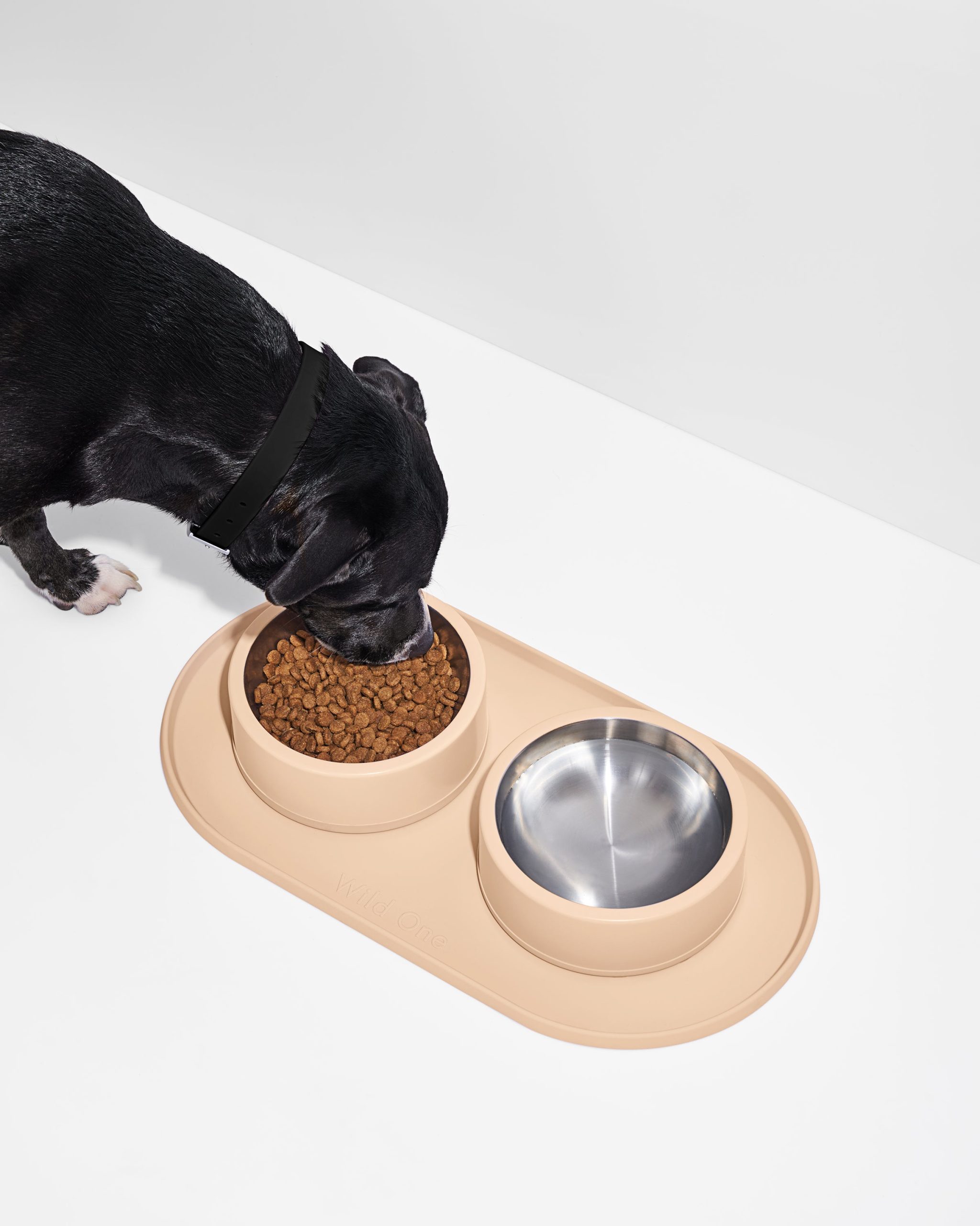 WO_VM_Studio_Placemat_Tan_Dog_PDP_01_4x5_Web.jpg