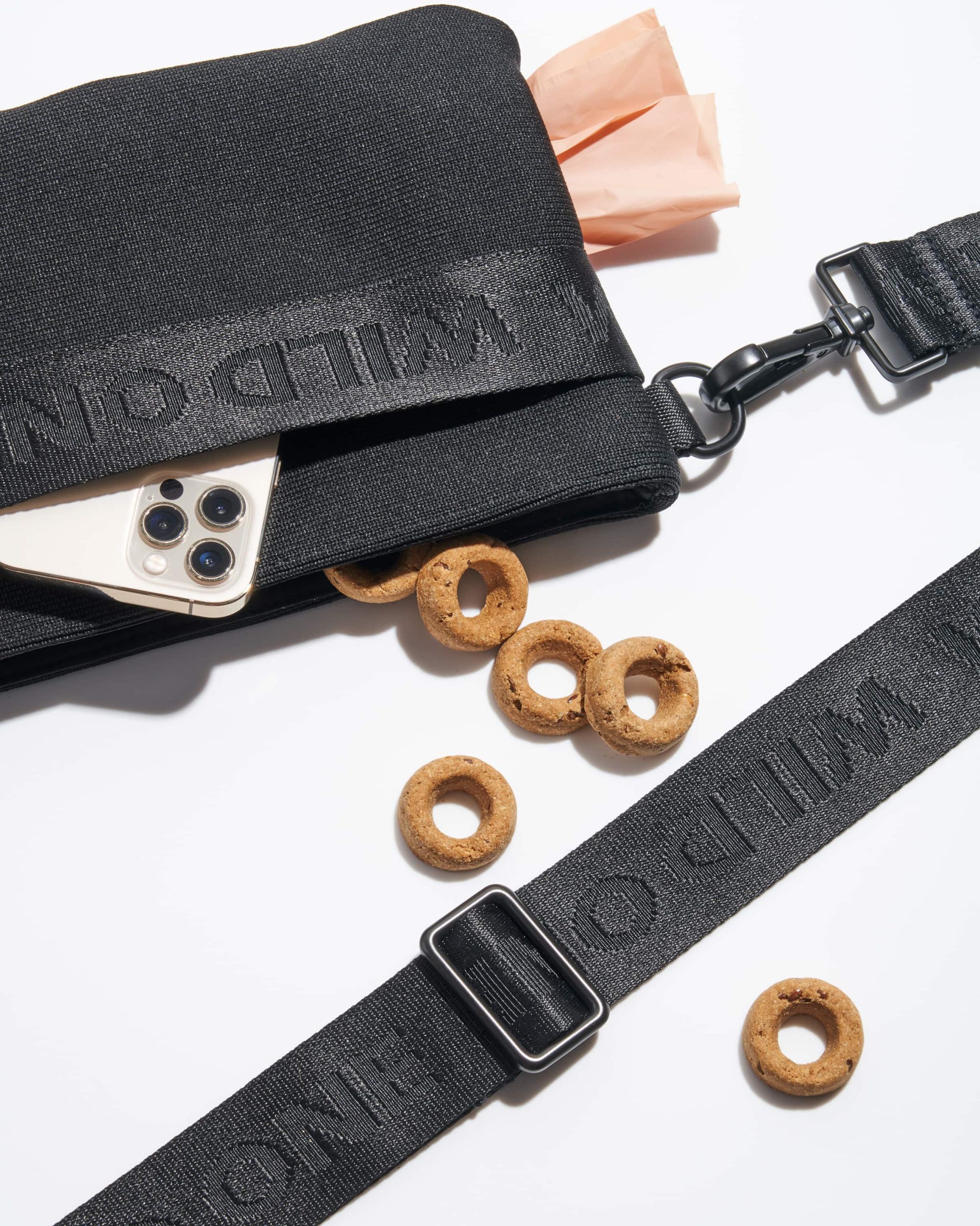 WO_VM_Studio_TreatPouch_Black_02_4x5_Web.jpg